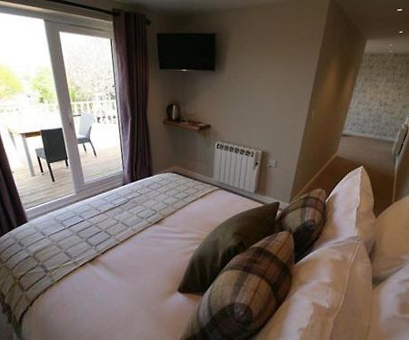 Отель The Fox & Hounds Суиндон Номер фото
